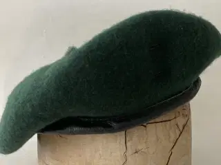 Mørkegrøn Baret uden emblem