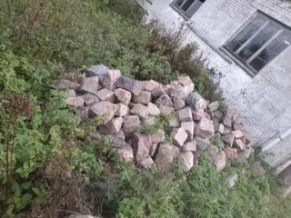 200 år gamle hånd huggede brosten.