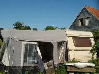 gammel camping vogn uden plader
