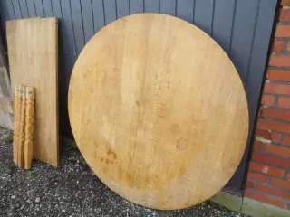 1 stk Rundt Rosengård Egetræsbord med 2 plader 