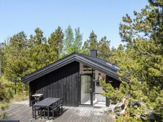 Velholdt sommerhus tæt på børnevenlig badestrand