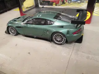 Modelbil Aston Martin DB9 Auto-art  1:18