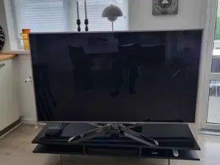 65 tommer Panasonic TV medfølgende Audiosytsem.