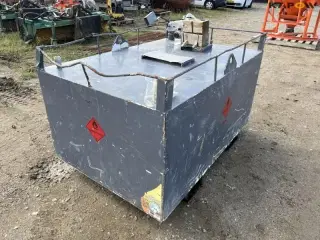 - - - 1000L