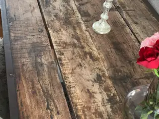 Smukt og solidt antikt markedbord – massivt træ & 