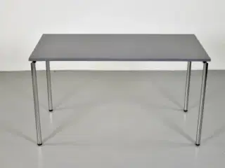 Four design klapbord med grå bordplade og krom stel