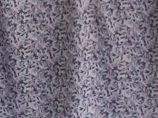 Sød bluse, brystmål 120 cm