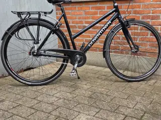 DOWNTOWN 28" 57 cm høj
