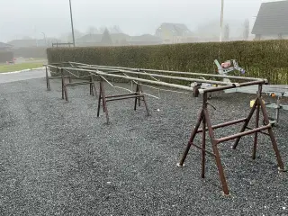 Stillads /murerbukke 4 stk + 8 vanger