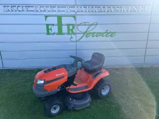 Brugt Husqvarna TS142L traktor