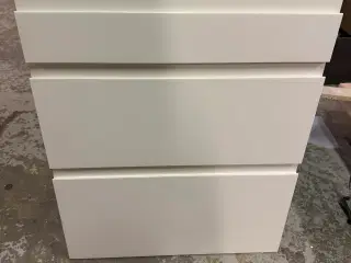 Hvidmalet hth fronter 