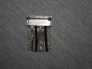 Pilgrim broche