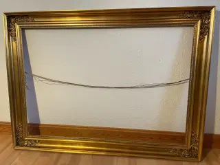Træguldramme med udsmykning udv. mål 82,5 x 113