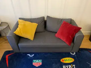 Sovesofa gives væk