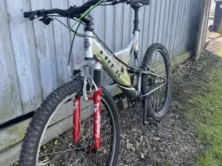 Trek y26 full suspension mtb