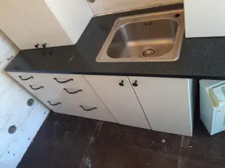 Hvid Ikea bruggers/køkken sælges
