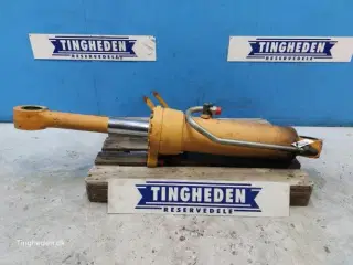 Case 821E Cylinder 87337179