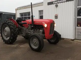 Massey Ferguson traktor 