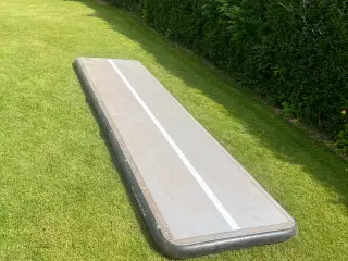 Air Track Sælges. Længde: 4 meter. Bredde: 1 meter