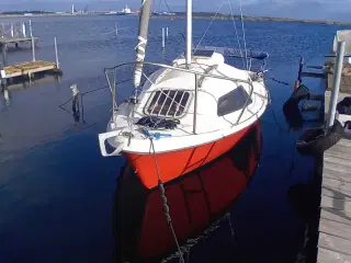 Sejlbåd. Skipper 17. Dobbelt svingkøl