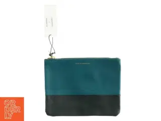 Moss Copenhagen tofarvet clutch (str. 20 x 16 cm)