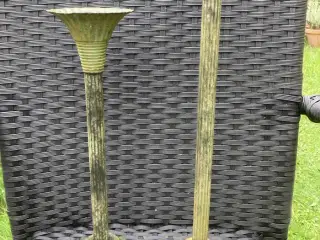 To meget flotte metalstager med grøn finish