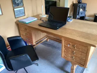 Skrivebord massiv egetræ