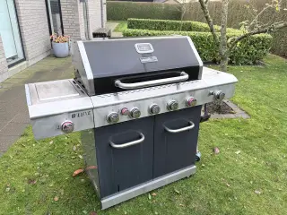 Stor gasgrill med diverse tilbehør