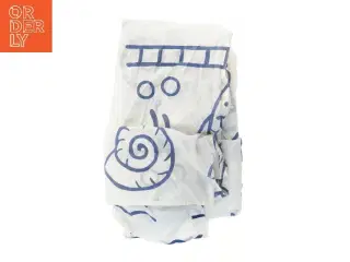 Hvidt gardin med blå skaldyrsmønster (str. 110x190 cm)