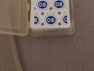 OB spille kort og OB askebæger.