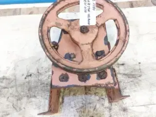 Dronningborg D1200 Olie pump og remskive 28711177
