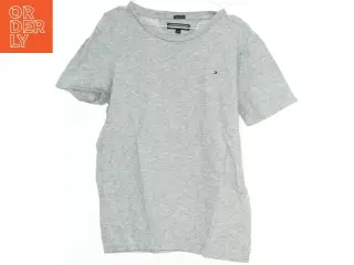 Grå T-Shirt fra Tommy Hilfiger (str. 152)