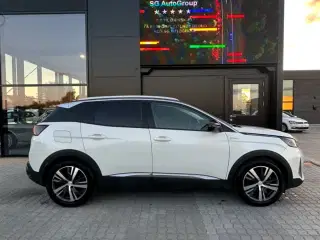 Peugeot 3008 1,6 Hybrid First Selection EAT8