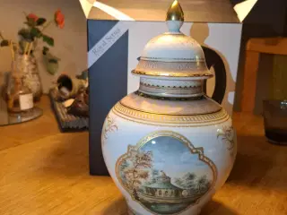 Vintage Kaiser German Porcelain Lidded vase 