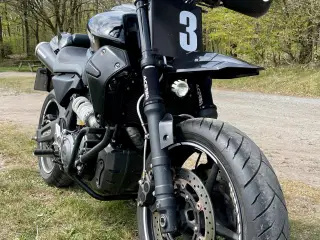 Yamaha MT03. Nysynet med nr. plade.
