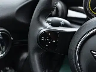 MINI Cooper SE  Essential