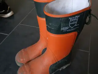 stihl skærrebukser og støvler 