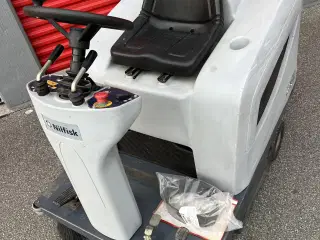 Nilfisk SR 1100S Fejemaskine