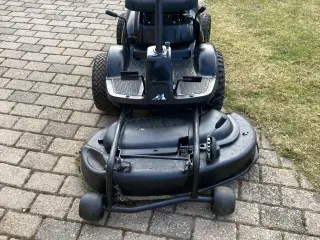 Pæn og velholdt plænetraktor 