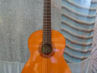 Classic guitar Yamaha C40