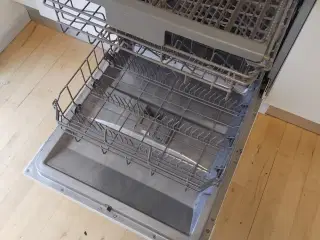 Flot opvaskemaskine sælges billigt 