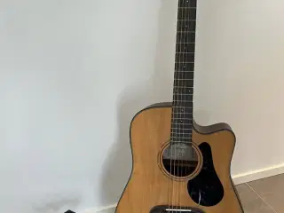 Halvakustisk guitar Alvarez AD30CE med tilbehør