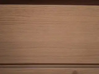 Kommode i egetræsfiner