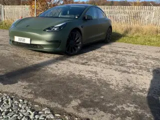 Tesla Model 3  Performance AWD