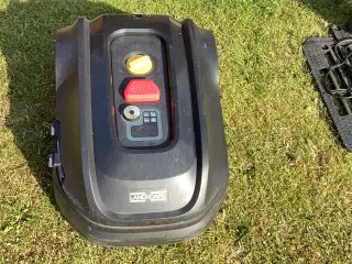 Robot plæneklipper. Landxcape LX835.