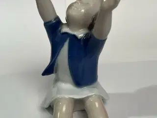 B&G piger med armene løftet