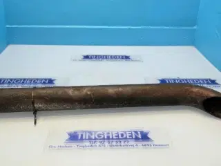 New Holland LB115B Udstødningsrør 87622674