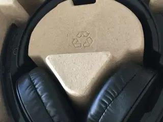 Wireless stereo headset