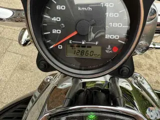 Suzuki VZ 800 intruder
