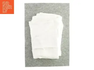 Hvid dug med mønster